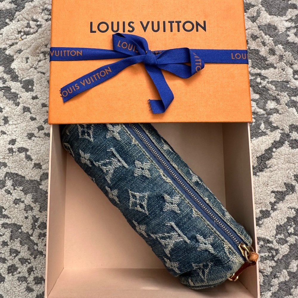 🎀VINTAGE🎀 Louis Vuitton Denim
Trousse Speedy GM 7” clutch